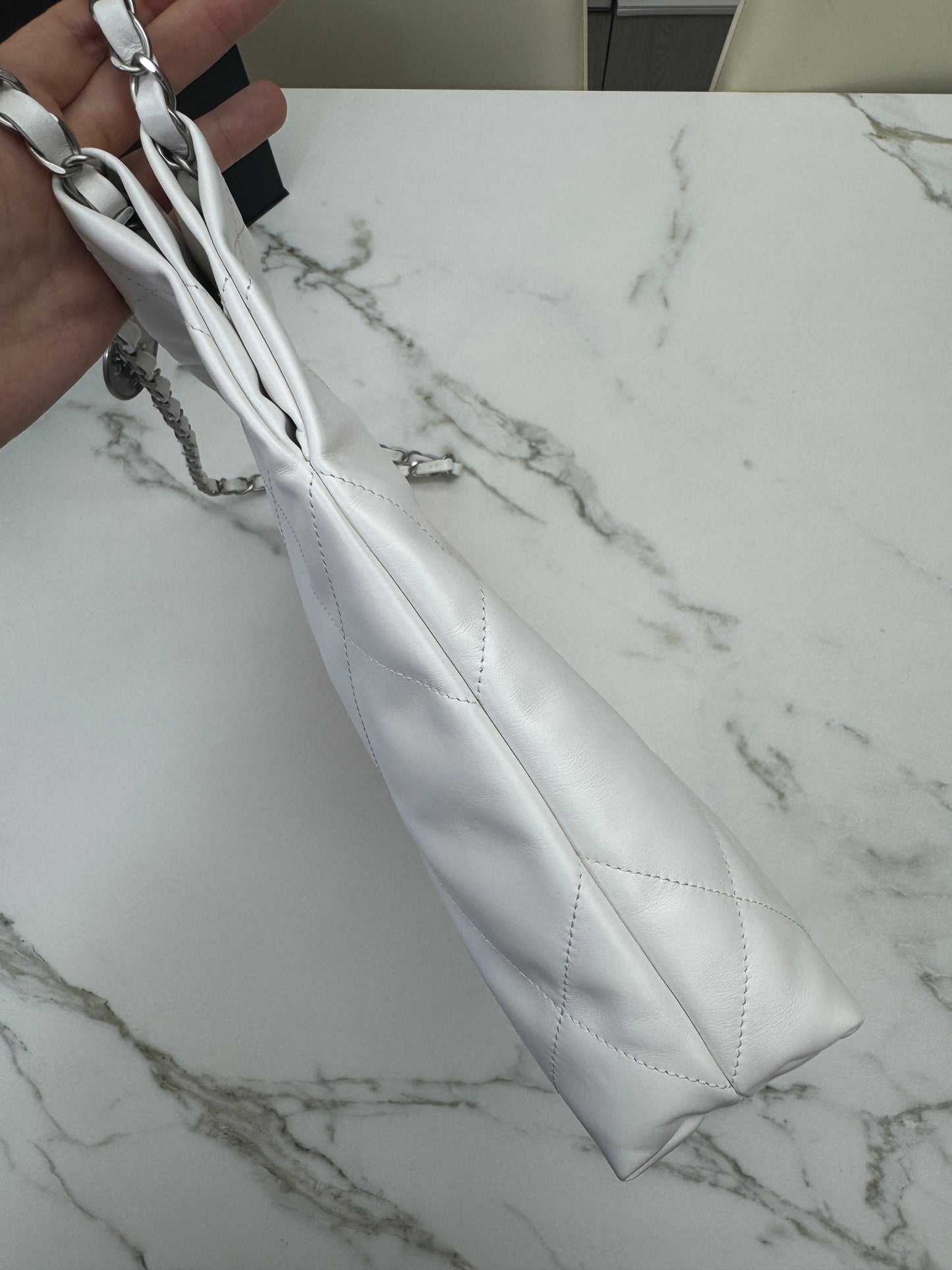 CHANEL 22Bag Small 白銀