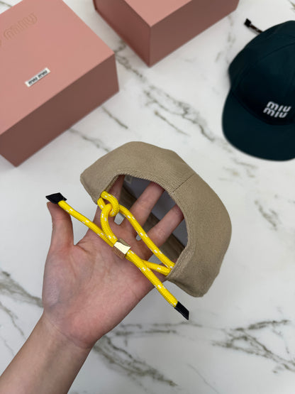 MIU MIU 軟頂鴨舌帽