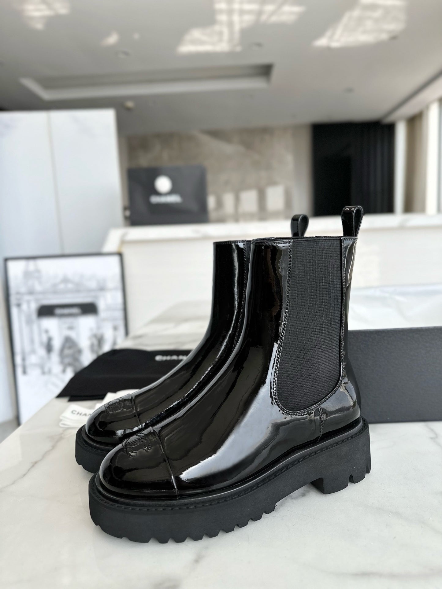 CHANEL 漆皮 厚底切爾西靴 Chelsea Boots 22C