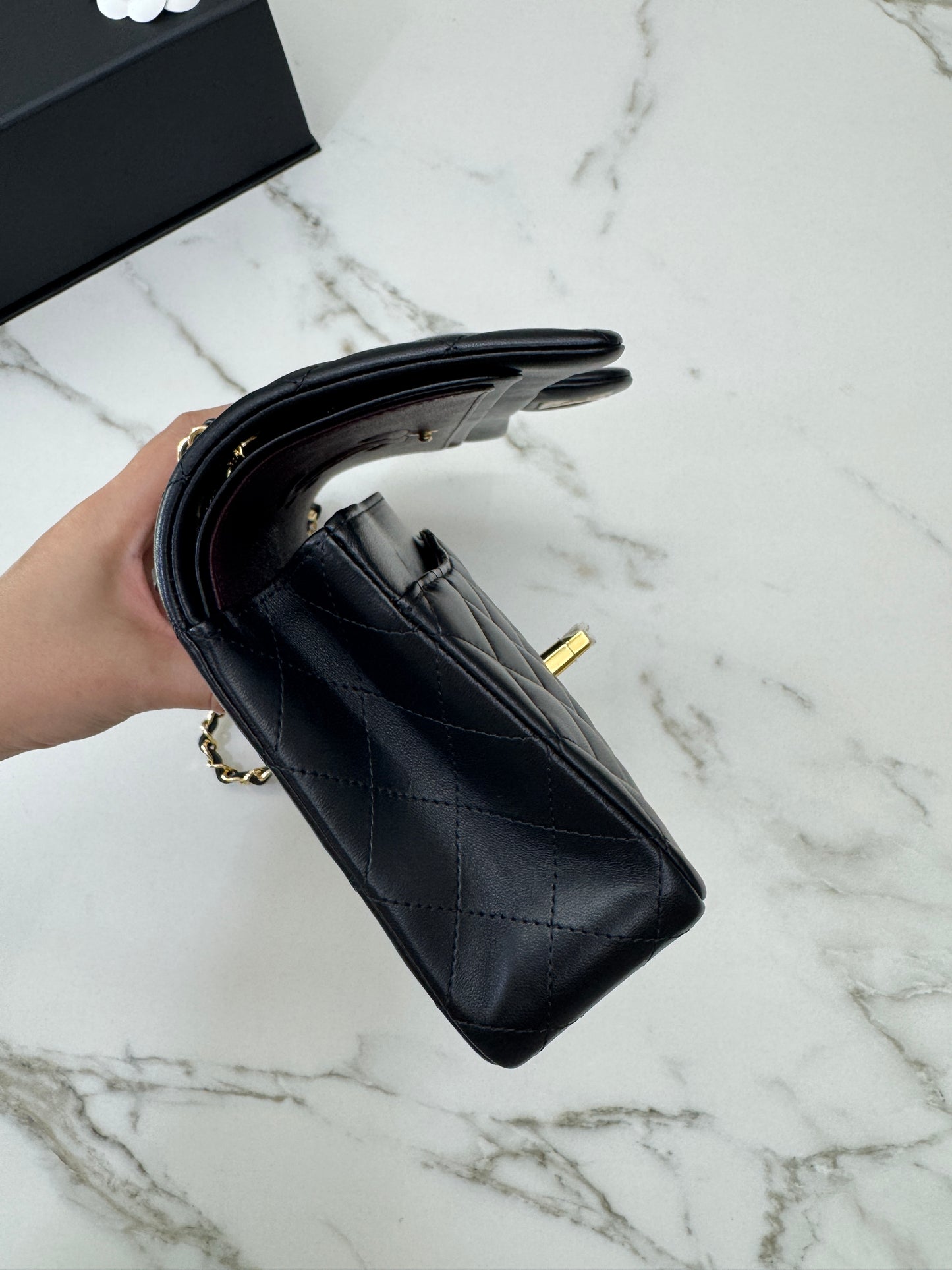 CHANEL CF25 Medium 黑金羊