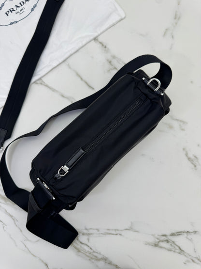 PRADA Explore 男裝 Re-nylon