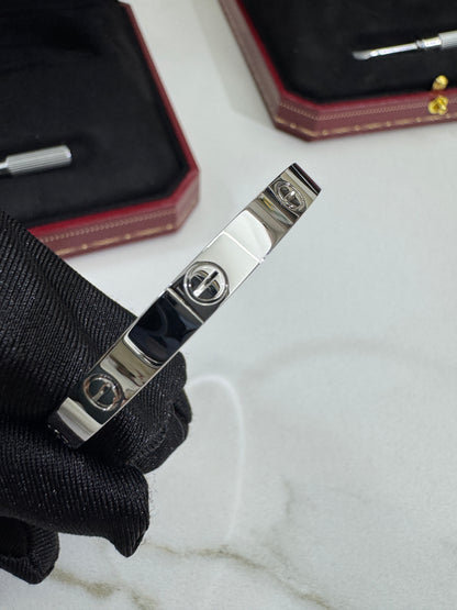 CARTIER Love Bracelet Medium