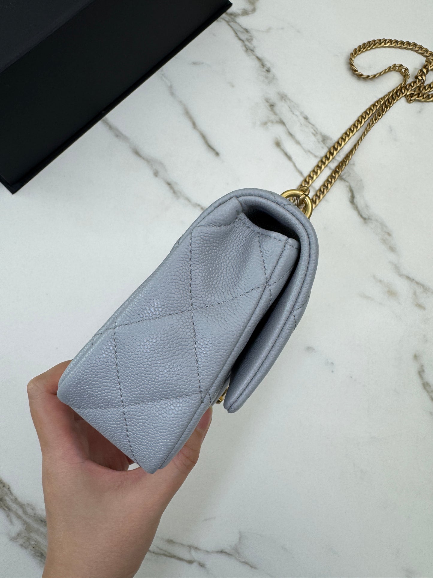 CHANEL 愛心金球 灰色 Mini Flap Bag 20cm