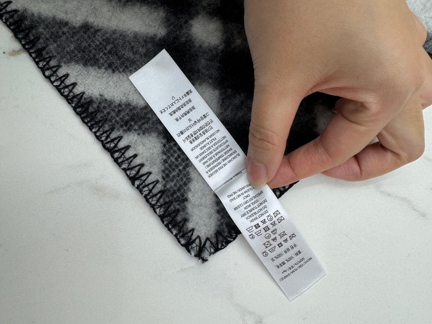 BURBERRY Check Wool Scarf 黑白色