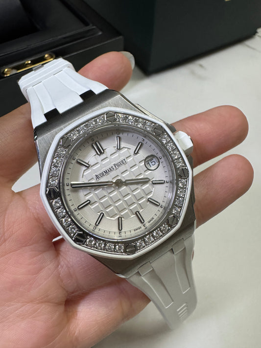 AP Royal Oak 67540 37mm 天然真鑽圈 32顆vvs級 共1.02ct 愛彼女錶