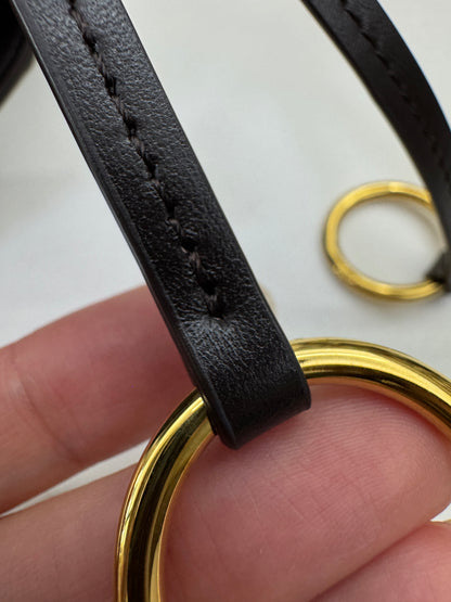 ALAIA Le Click East West Medium 深棕色