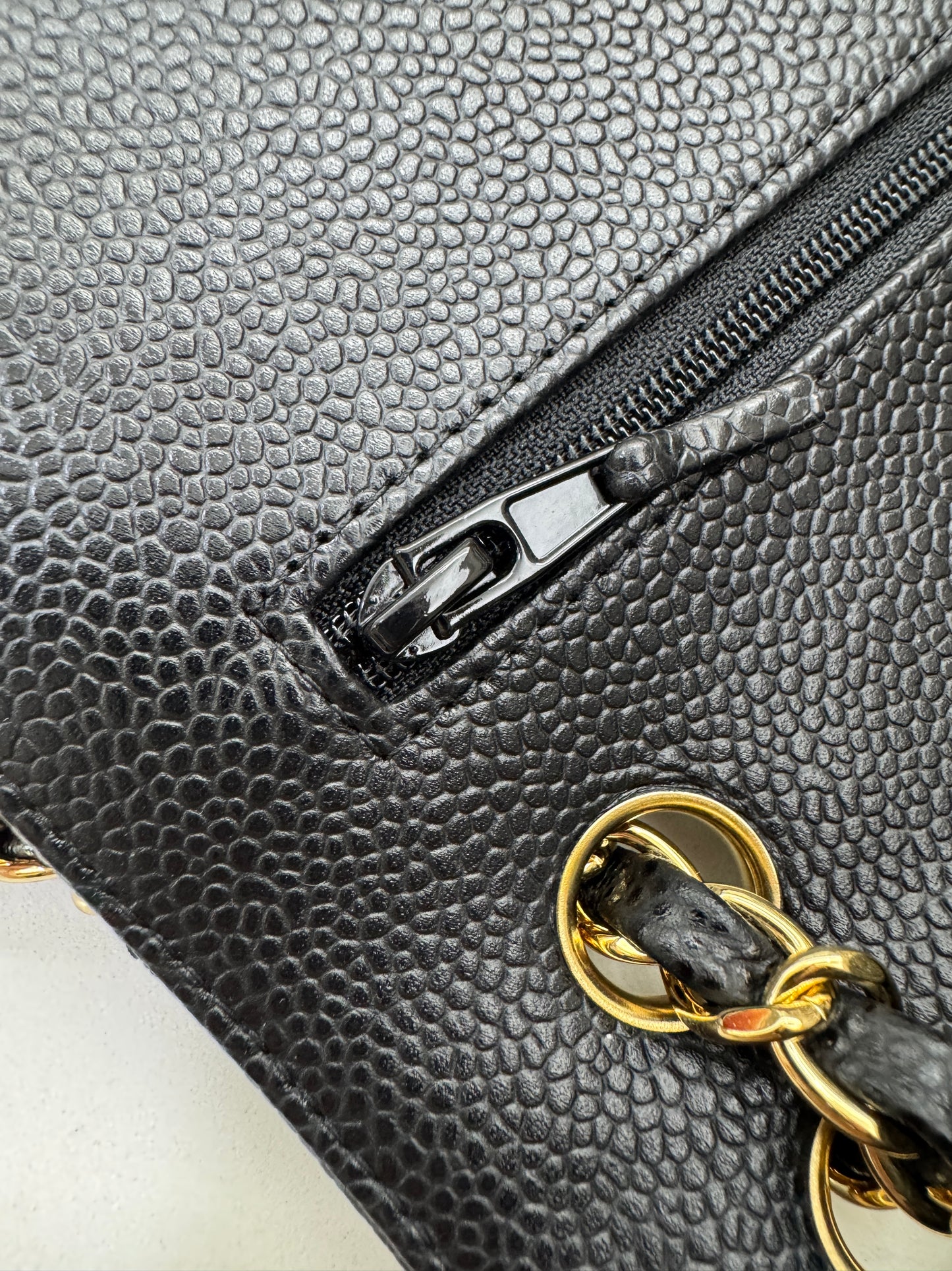 CHANEL CF23 黑金牛 CF Small