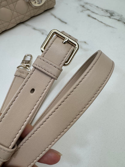 DIOR D-joy Mini 胭脂米 Powder Beige