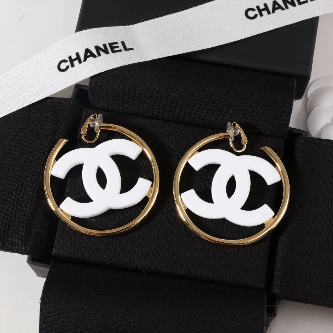 CHANEL 耳夾款