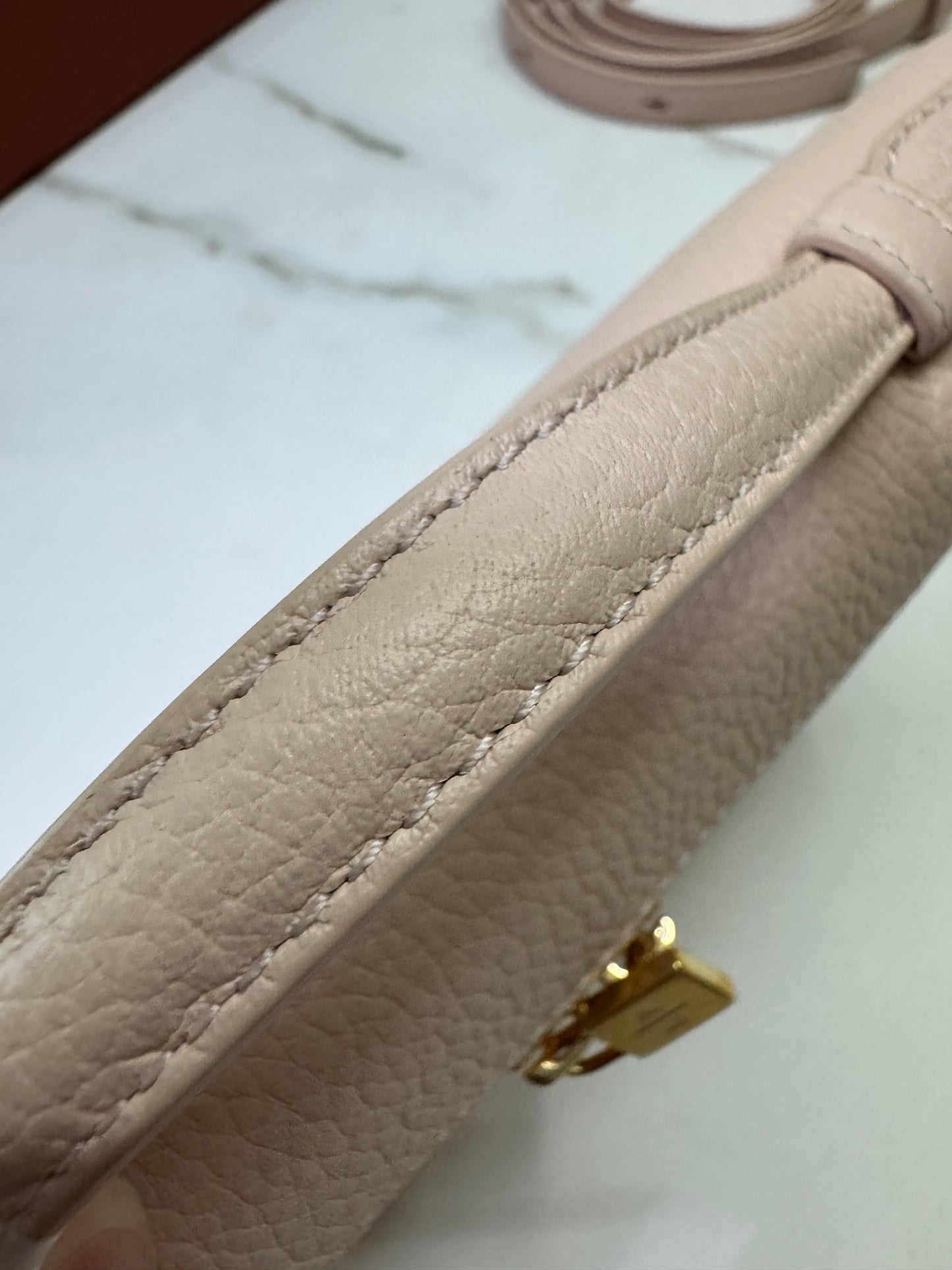 LORO PIANA Extra Pocket 19 奶油蜂蜜色 Creamed Honey