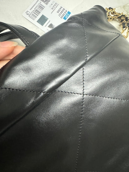 CHANEL 22 Backpack 黑金