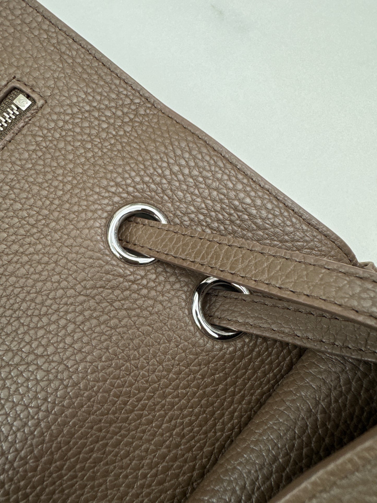 CHANEL Maxi Flap Small 32cm 大象灰/ 深卡其色 Dark Khaki