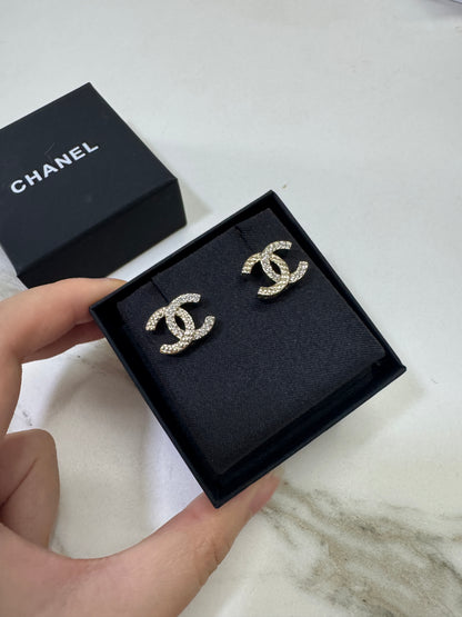 CHANEL 22K 菱格拼水鑽耳環