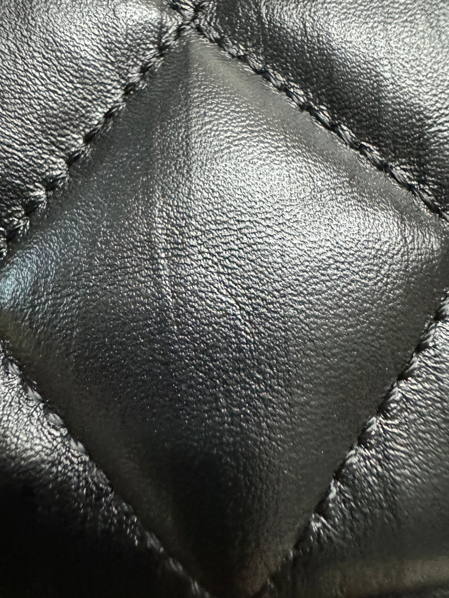 CHANEL 19系列 豆腐包 皺摺牛皮 黑色