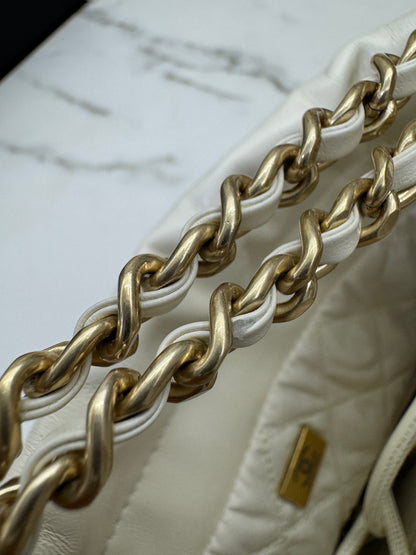 CHANEL 22Bag Mini 鏤空Logo