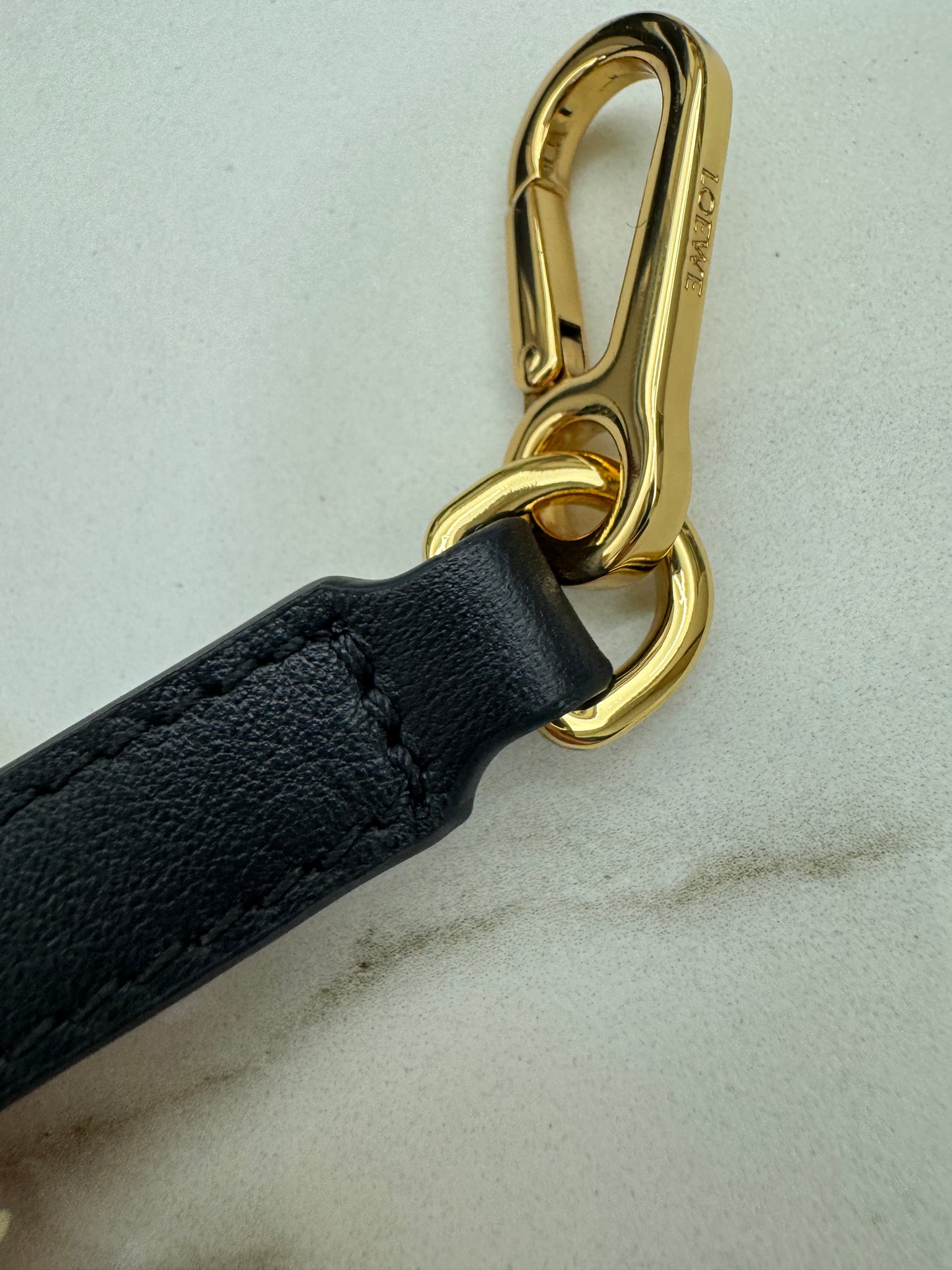 LOEWE Amazona 28 黑色