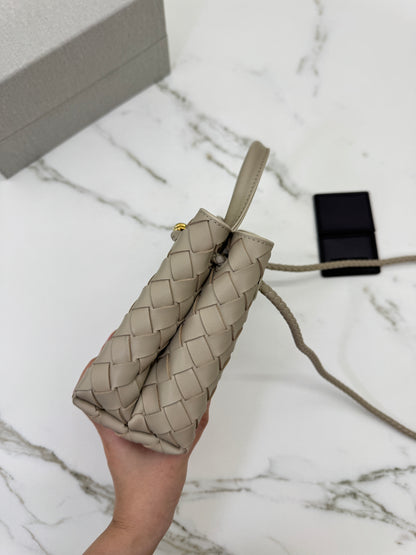 BV Andiamo Mini Ecru 淺米褐色