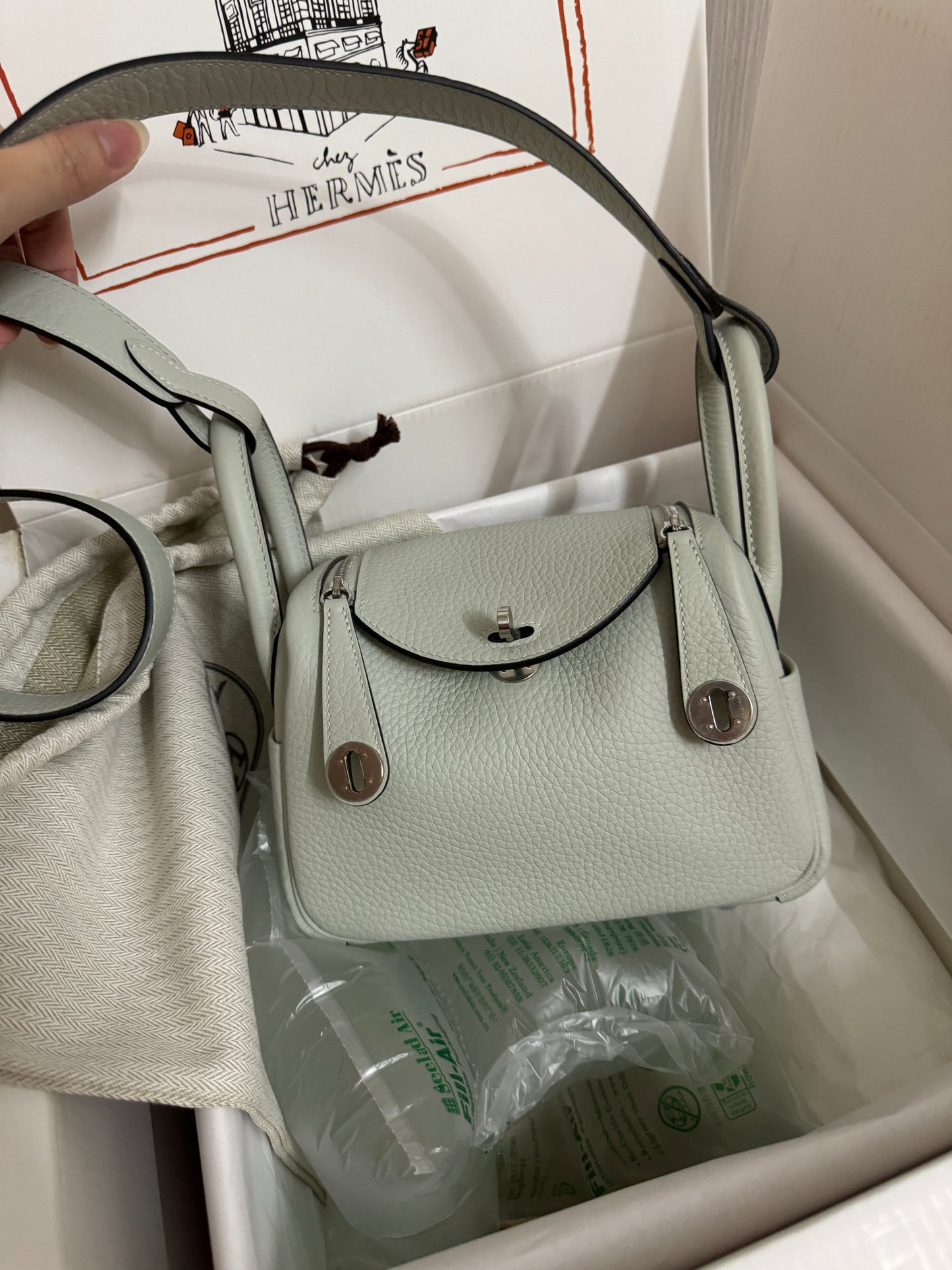 HERMES Mini Lindy 冰晶灰 TC 銀扣