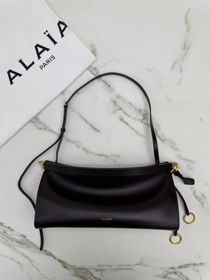 ALAIA Le Click East West Medium 深棕色