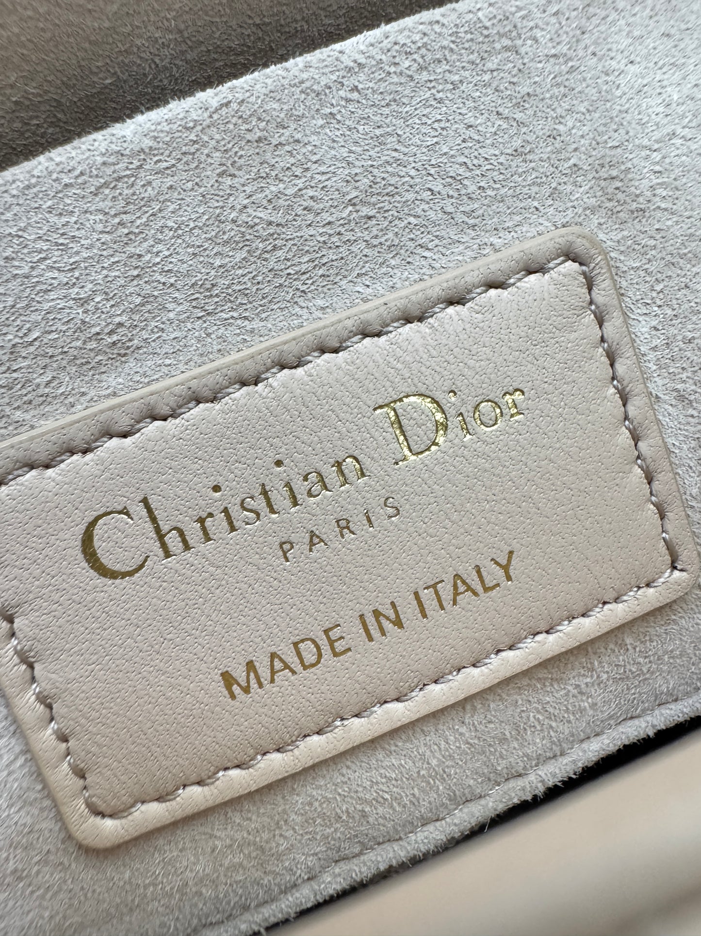 DIOR D-Joy Small 胭脂米 Powder Beige￼