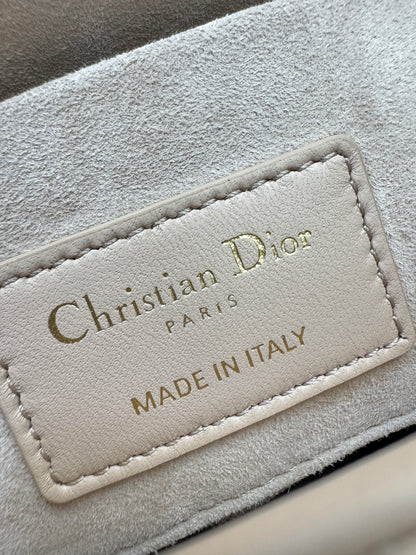 DIOR D-Joy Small 胭脂米 Powder Beige￼