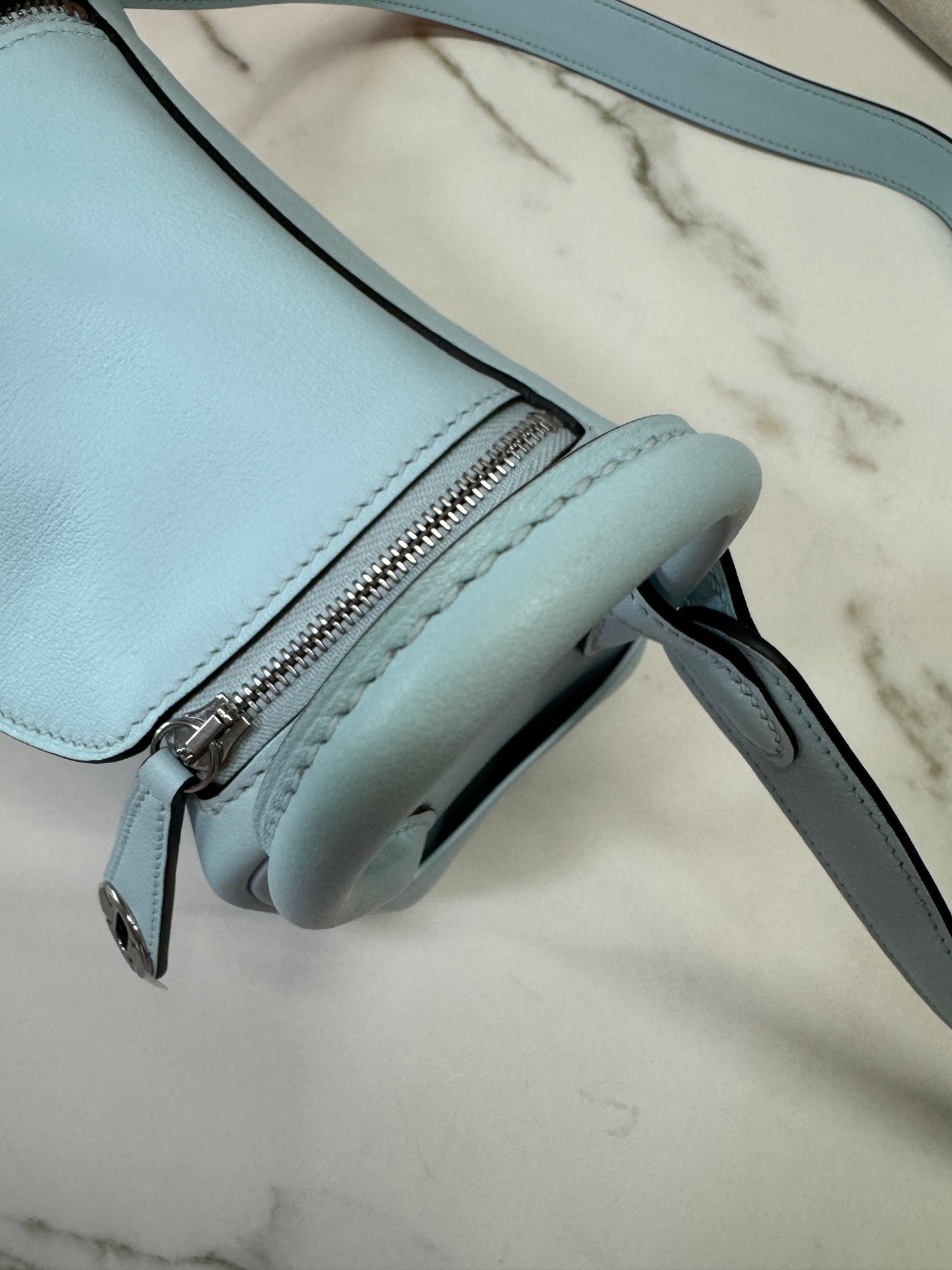 HERMES Mini Lindy 霧霾藍T0 銀扣 swift