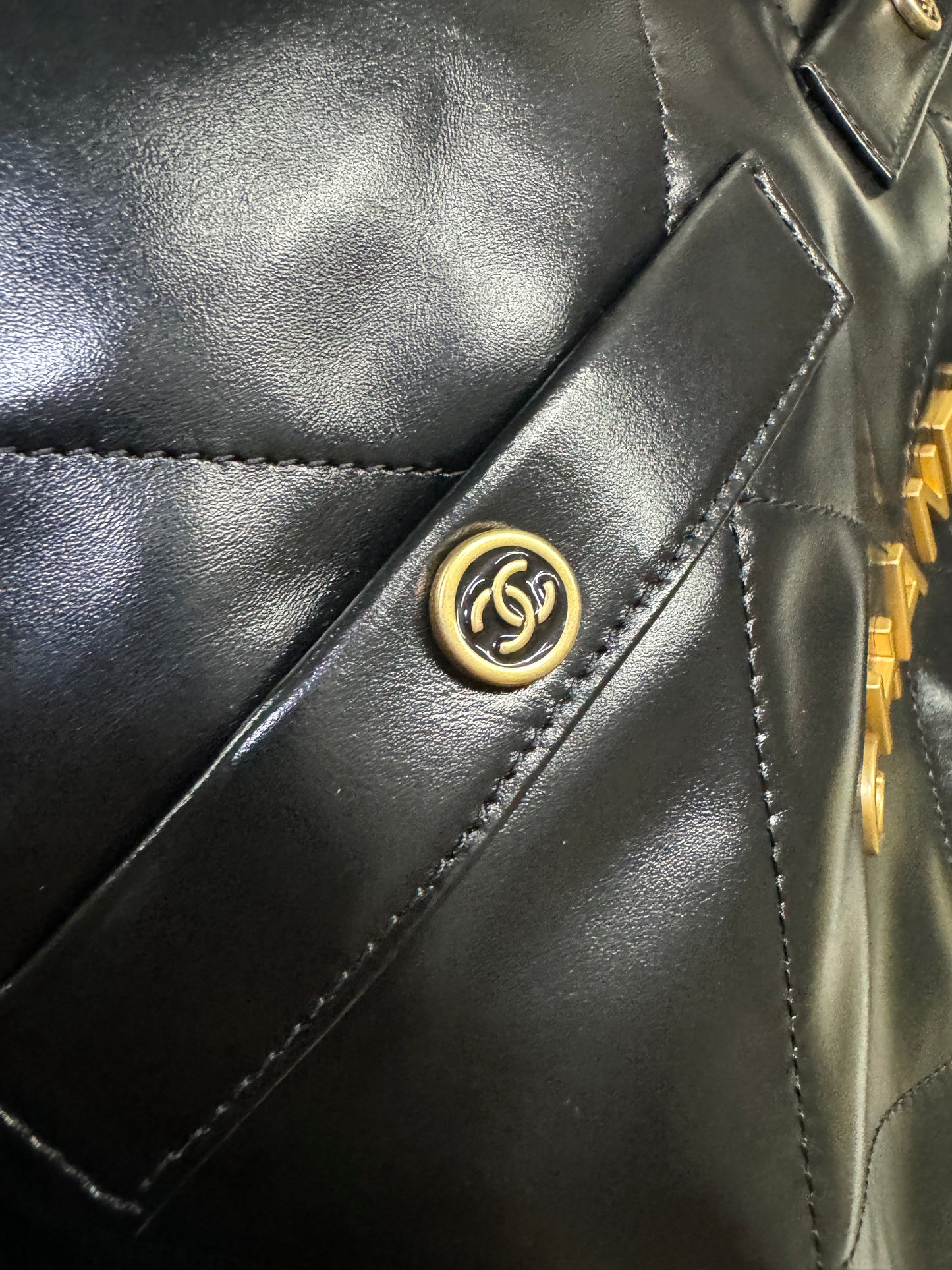 CHANEL 22Bag 雙口袋 S 24B