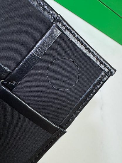 BV 8格油臘皮腰包