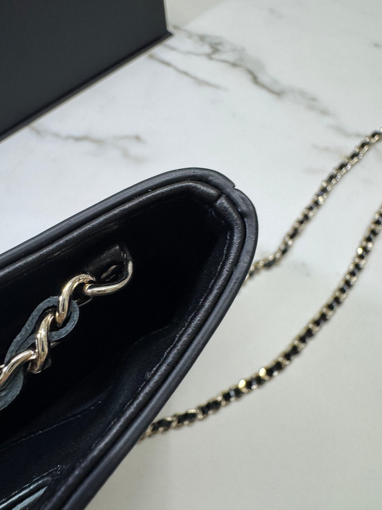 CHANEL 31Bag Nano 油臘牛皮