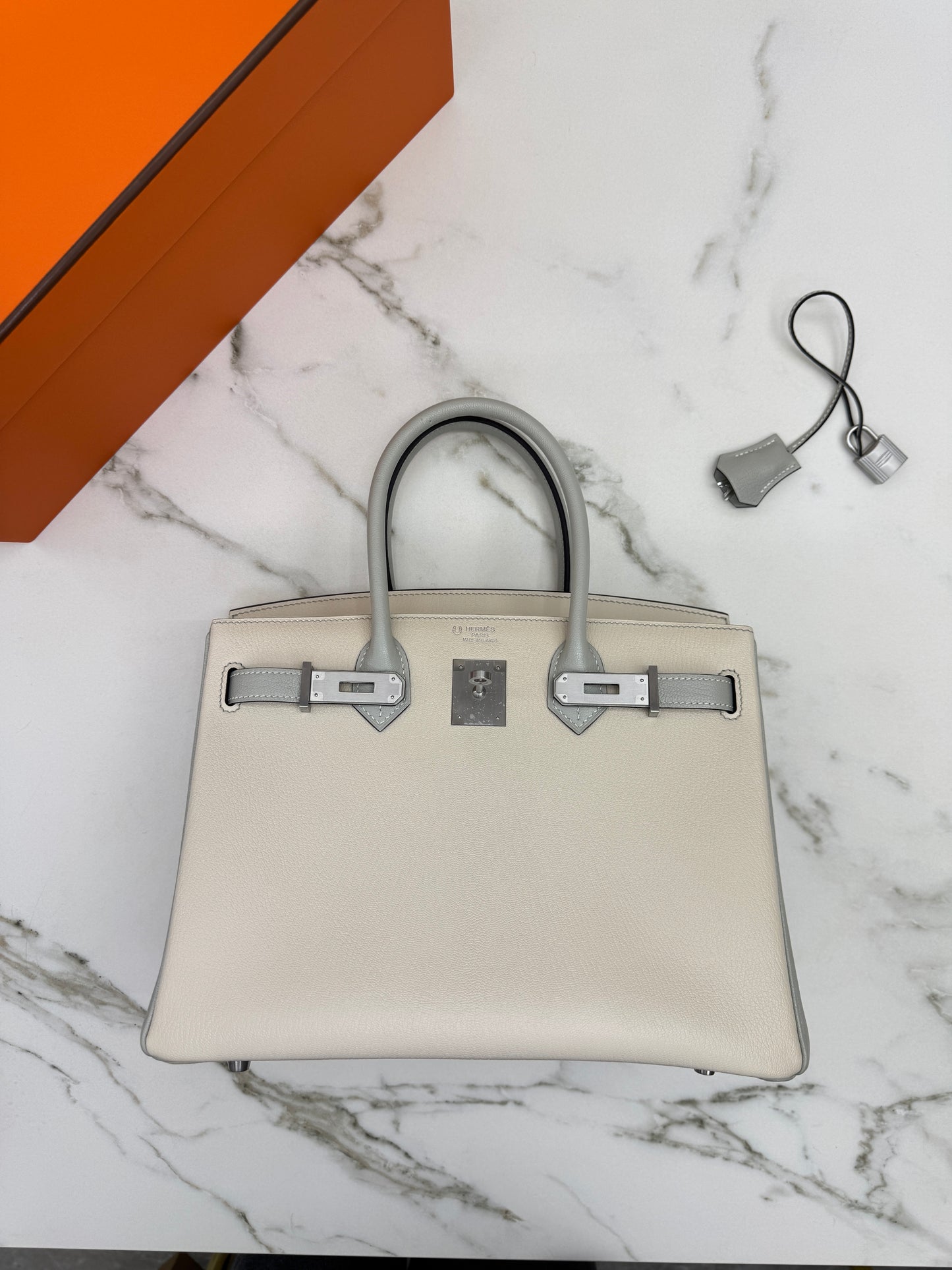 HERMES Birkin 30 SO 珍珠灰拼奶昔白山羊皮 拉絲銀扣 Chevre Mysore Gris Pearl x Craie