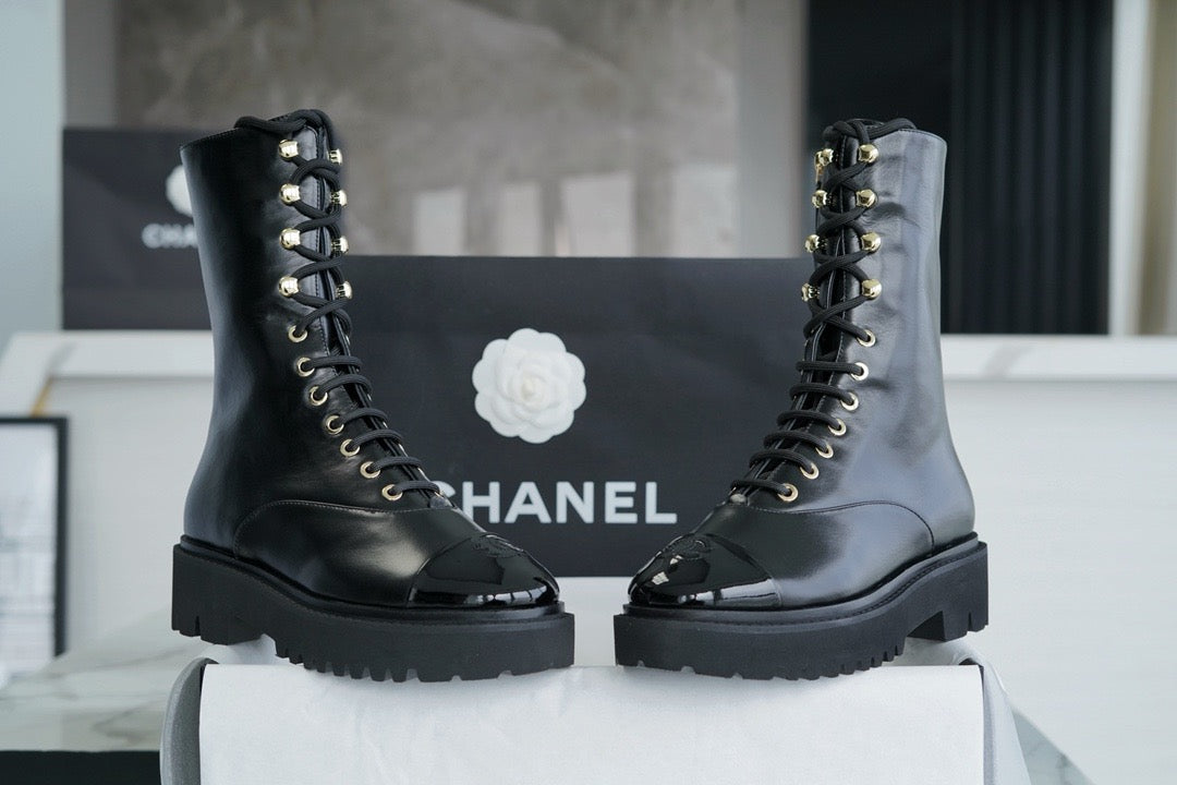 CHANEL 中筒馬丁靴 23C