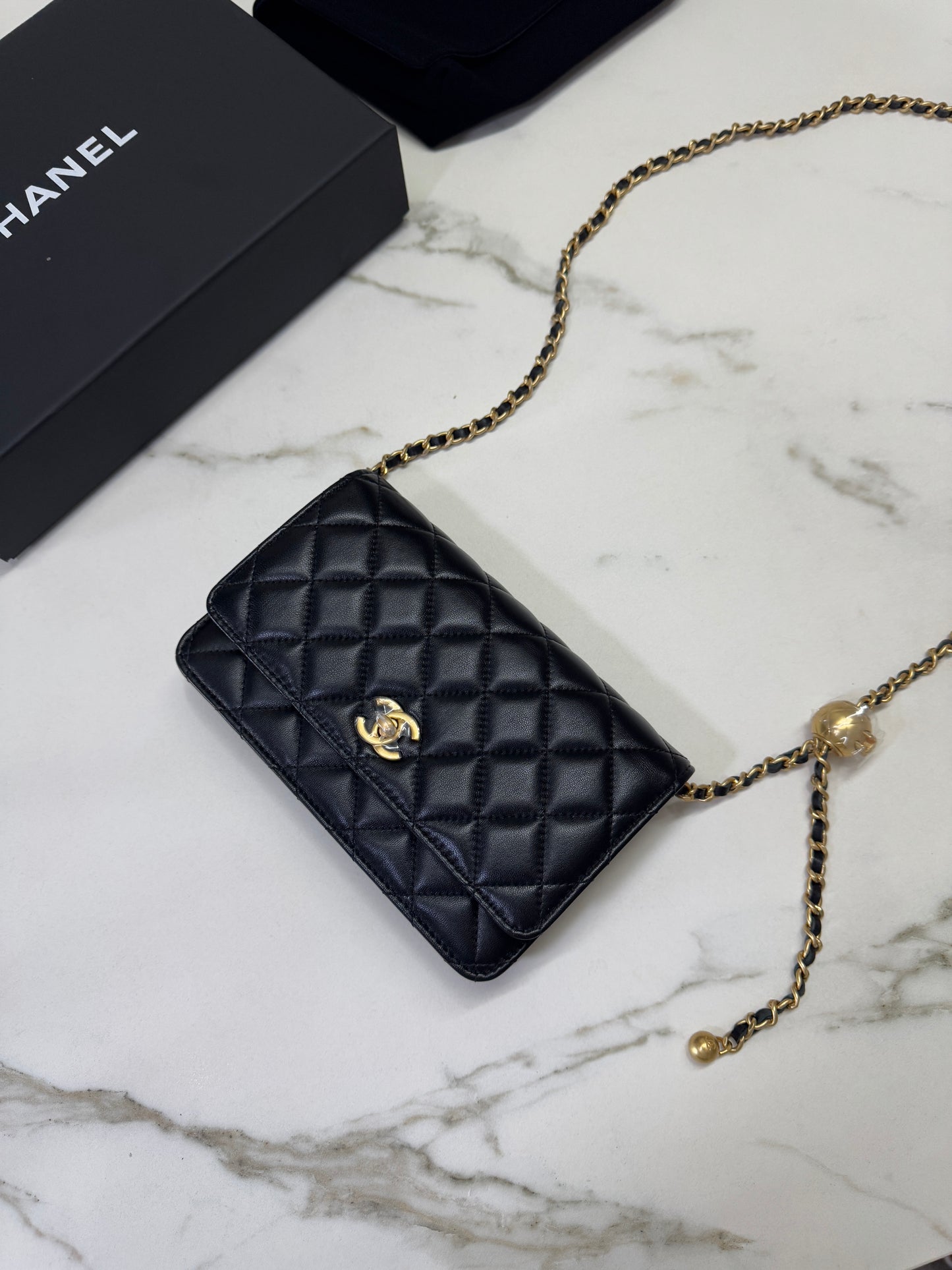 CHANEL 金球woc
