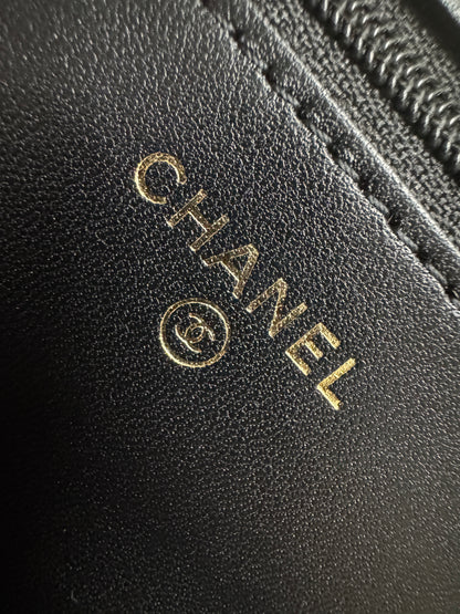 CHANEL woc 24A 琺瑯調節扣 羊皮 黑