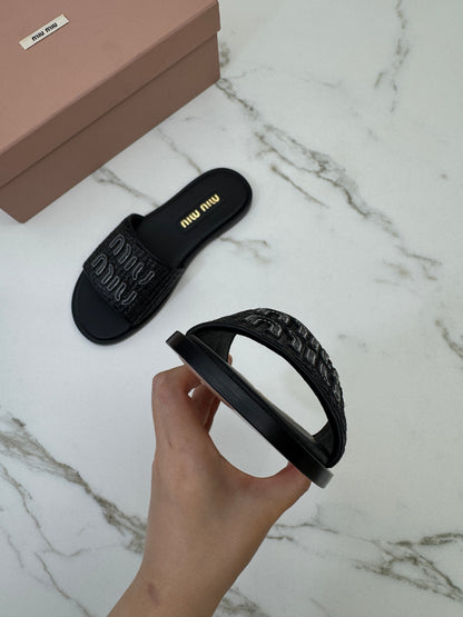 MIU MIU 草編拖鞋 黑色