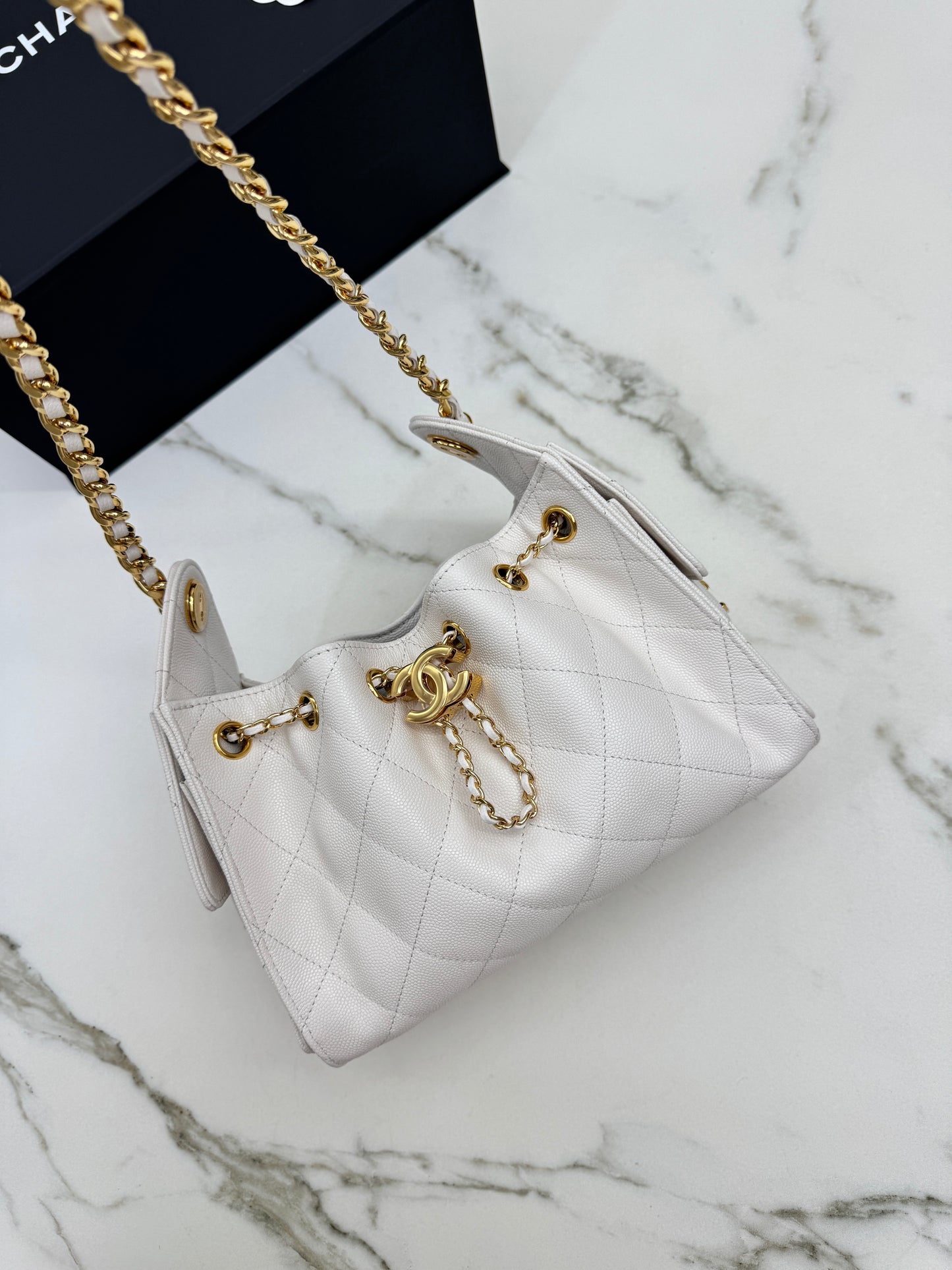 CHANEL Mini 25Bag 白色亮金扣