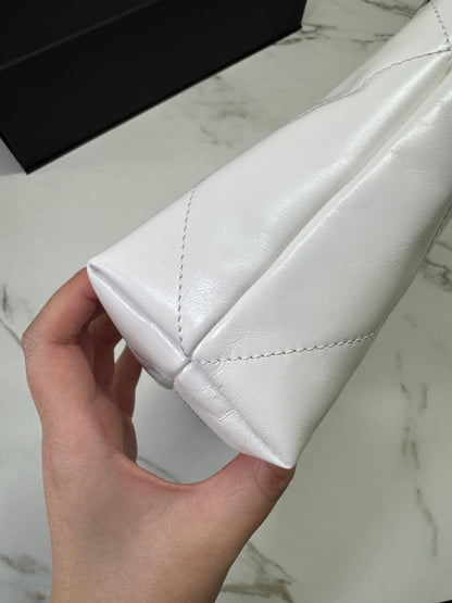 CHANEL 22 Bag Medium 白銀