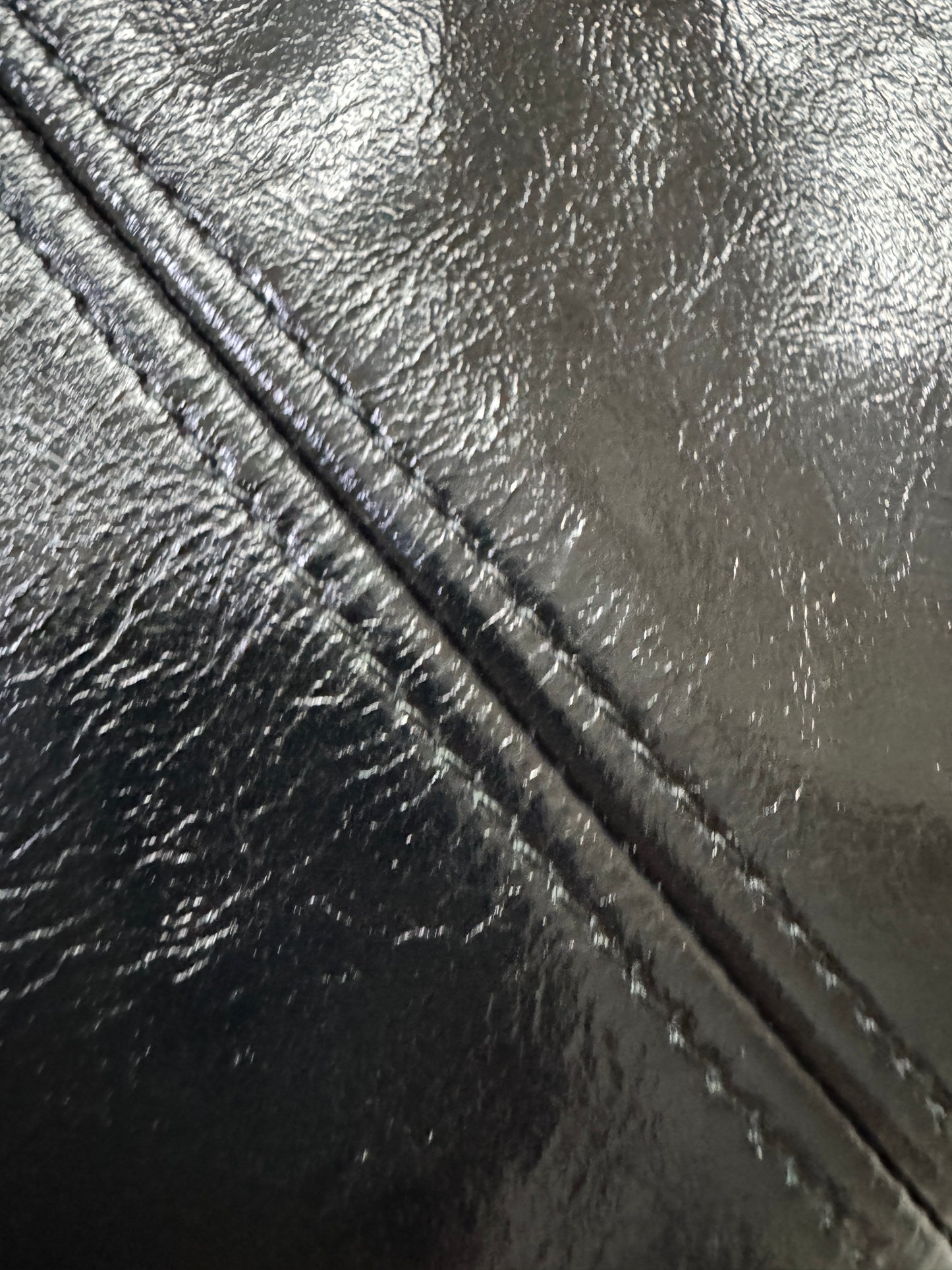 PRADA Soft Lux 中號 黑色