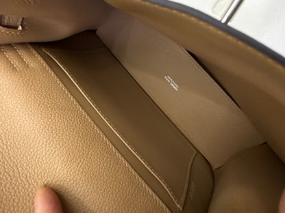 HERMES Kelly Danse 奶茶色銀扣 Chai Evercolor PHW