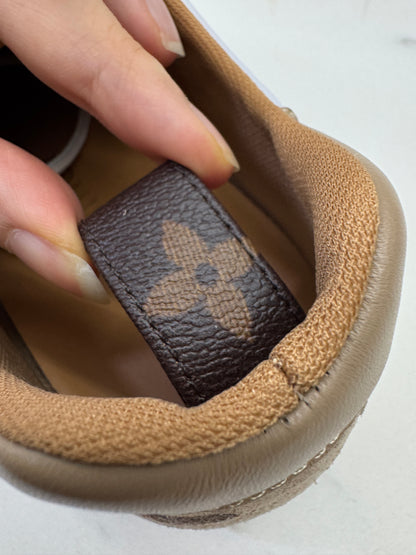 LV Sneakerina 卡其色