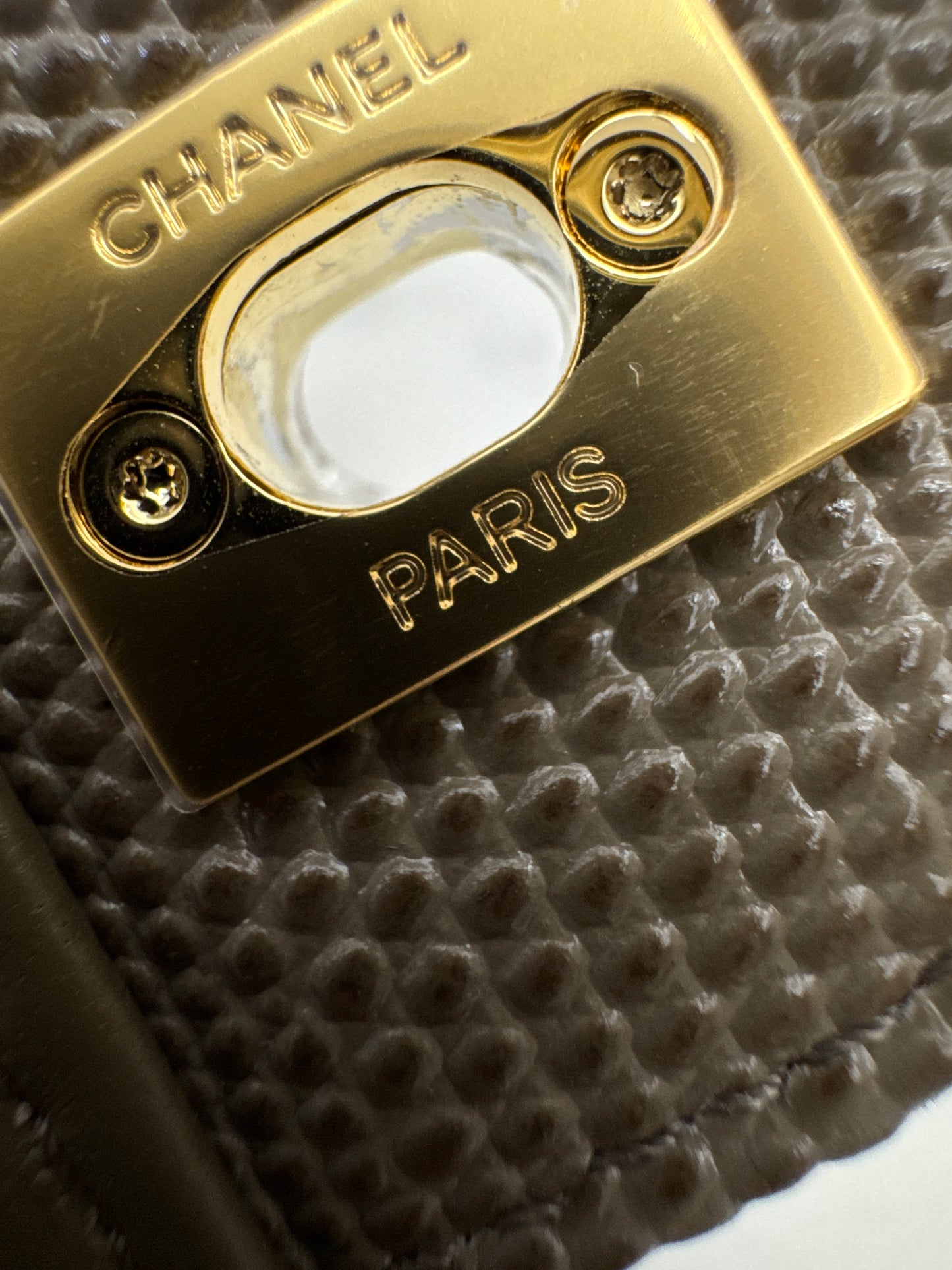 CHANEL 26A 蜥蜴壓紋 灰色Clutch