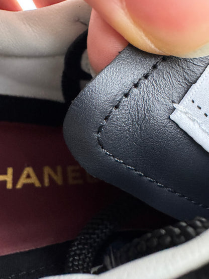CHANEL 26S 黑白菱格德訓鞋 棒球鞋