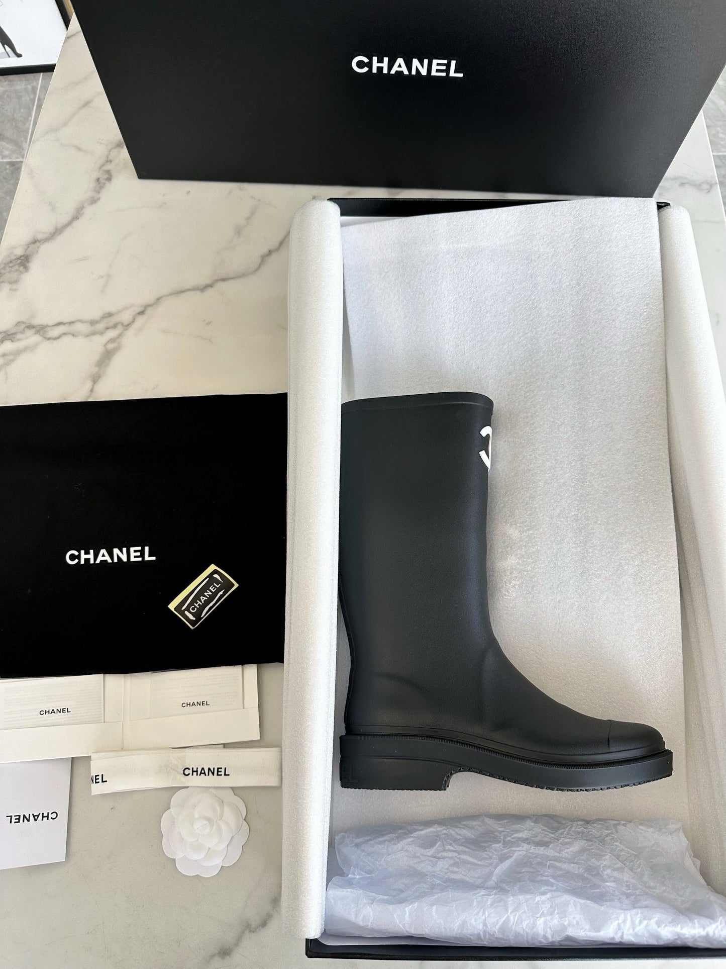 CHANEL 雨靴 🌟爆款 ￼