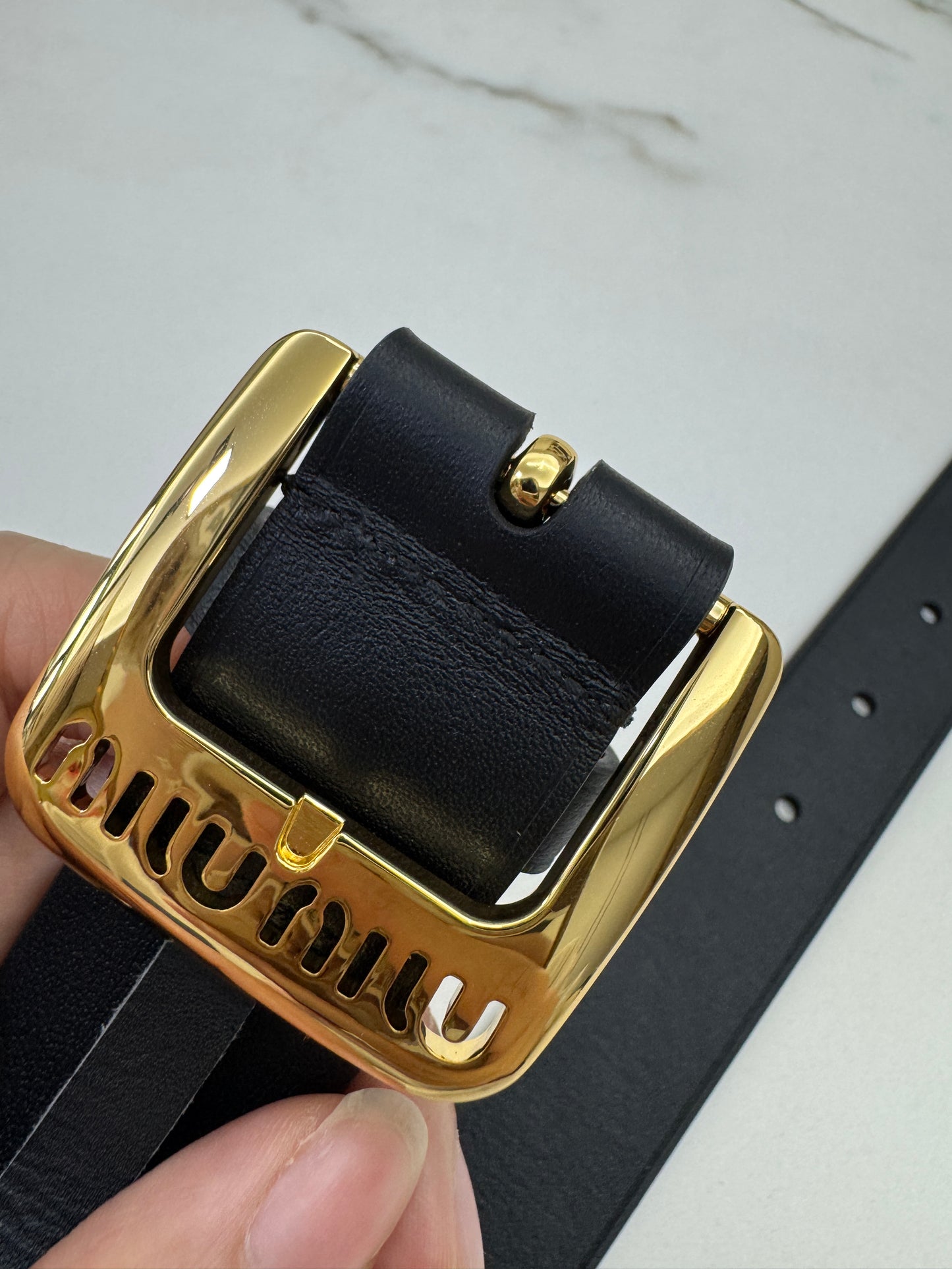 MIU MIU 鏤空扣皮帶