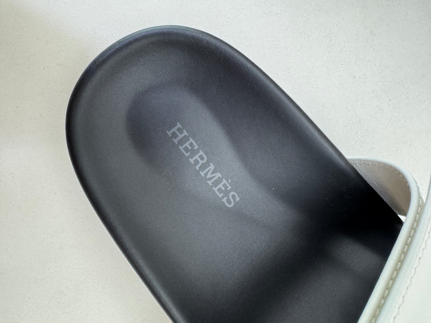 HERMES Chypre 二舅拖 白色