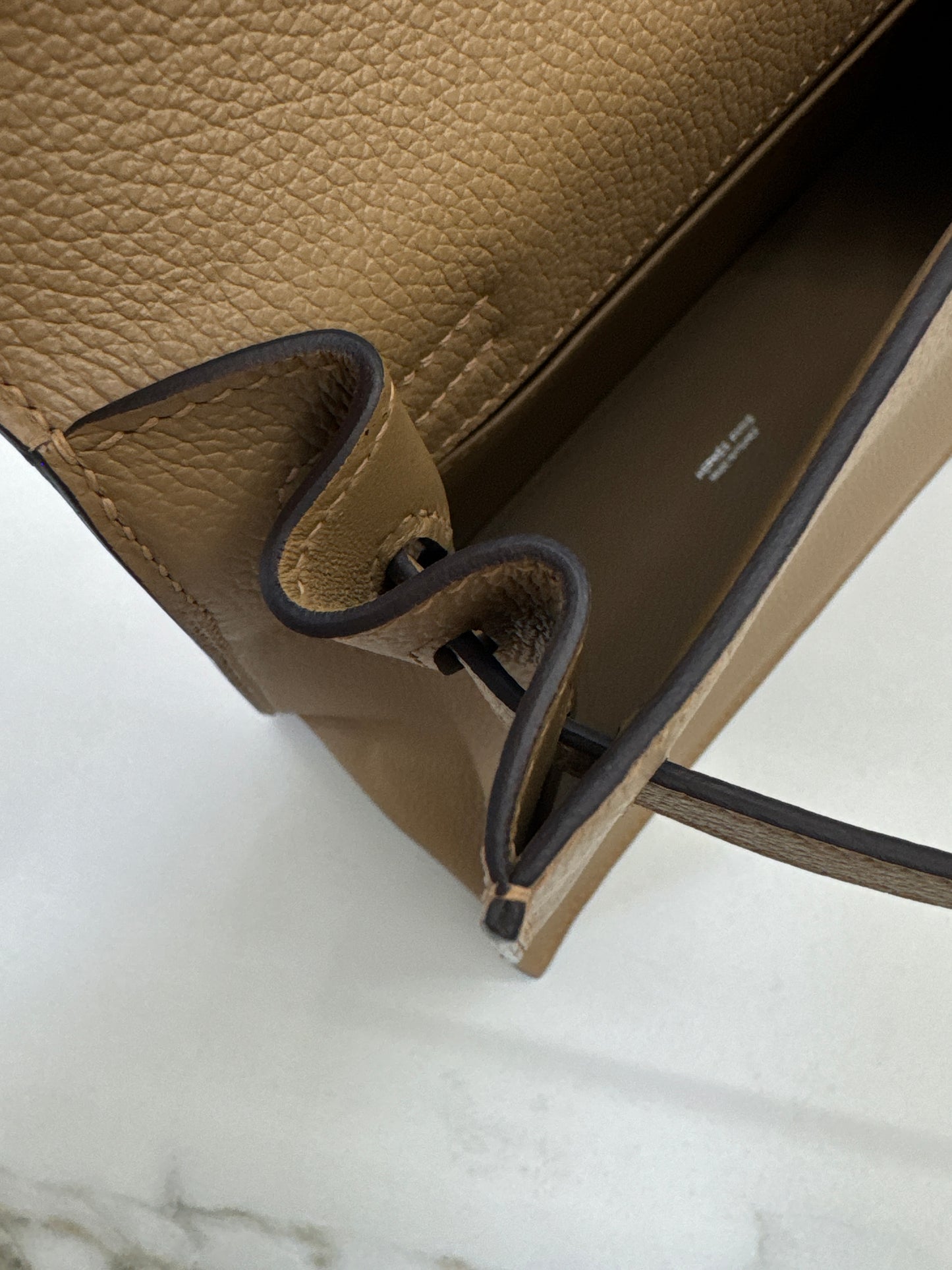 HERMES Kelly Danse 奶茶色銀扣 Chai Evercolor PHW