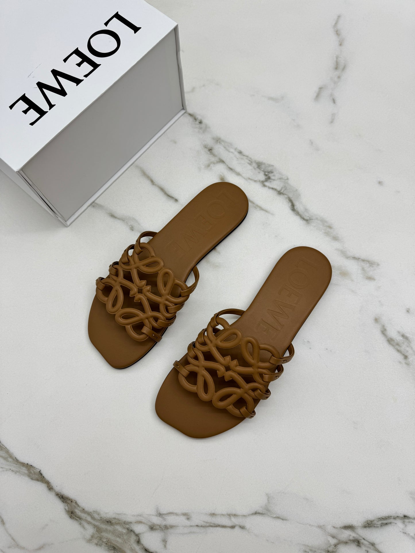 LOEWE Anagram Sandals 卡其棕