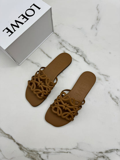 LOEWE Anagram Sandals 卡其棕