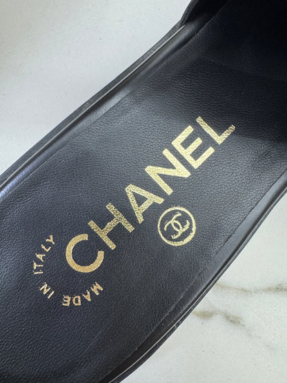 CHANEL 25P水鑽扣樂福Slingback