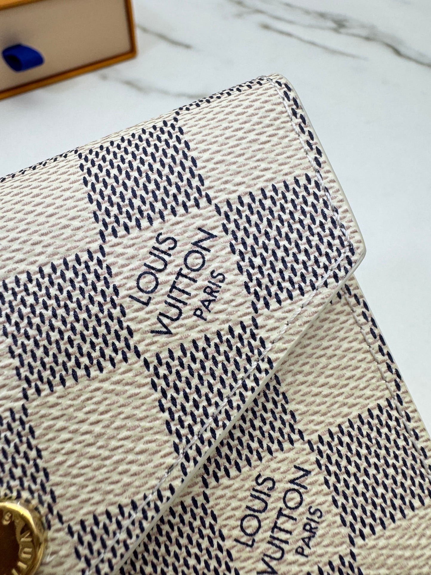 LV N64022 白棋盤三摺錢包 Victorine Wallet Damier Azur Canvas