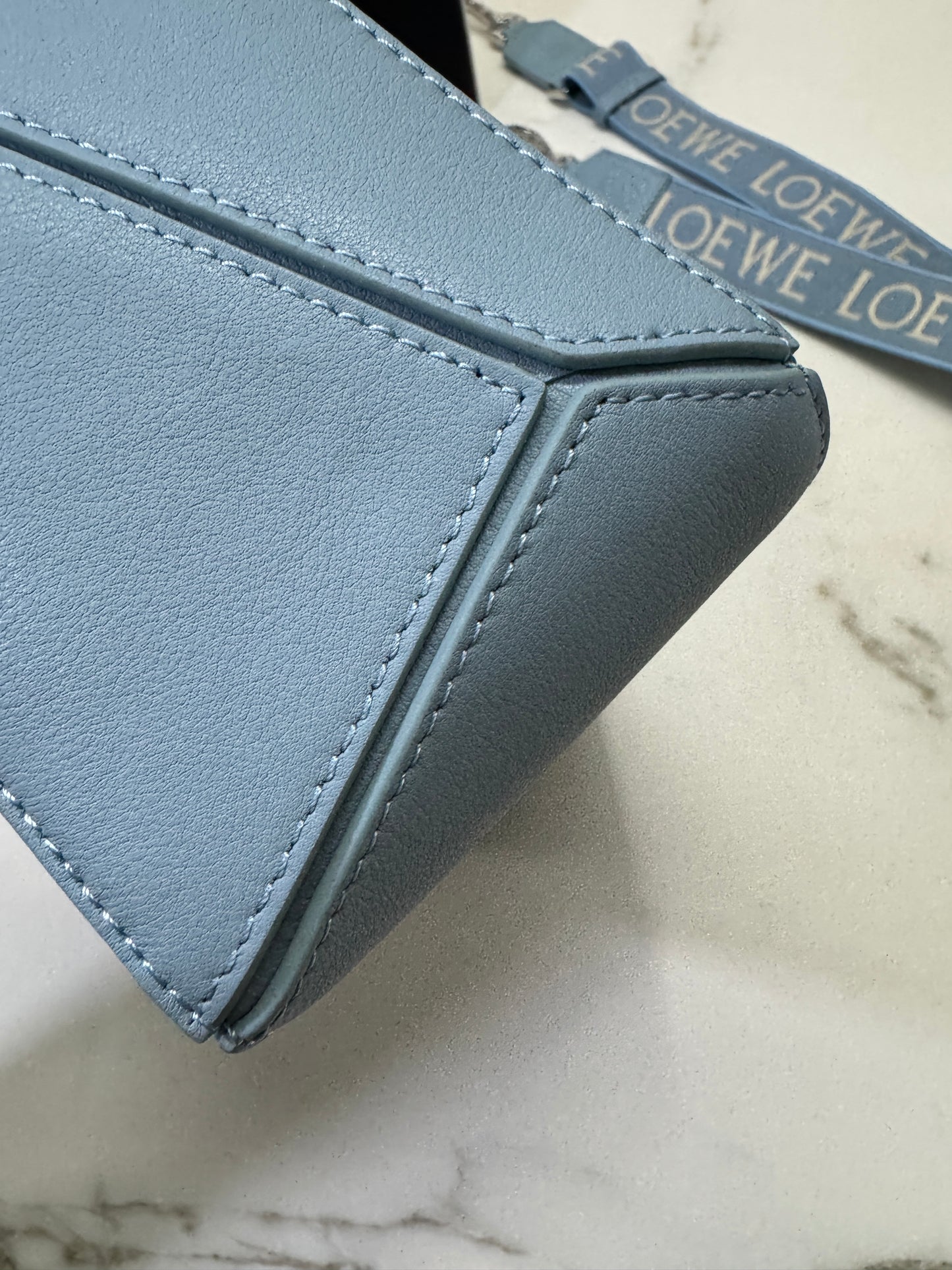 LOEWE Puzzle Small 天藍色